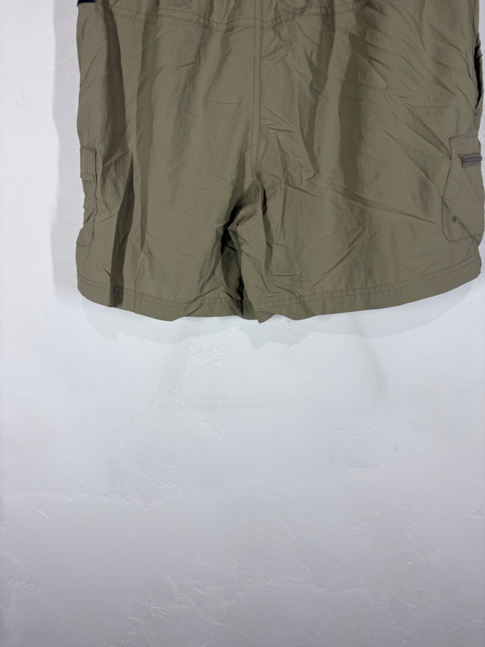 Columbia nylon tan cargo shorts size medium - Picture 9 of 11